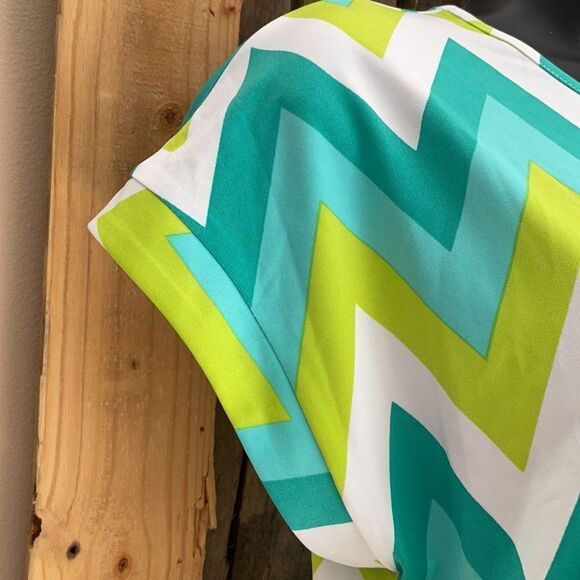 NWT Tacera Chevron Pattern Short Sleeve Blouse Teal White Lime Green Size Small - Picture 5 of 12